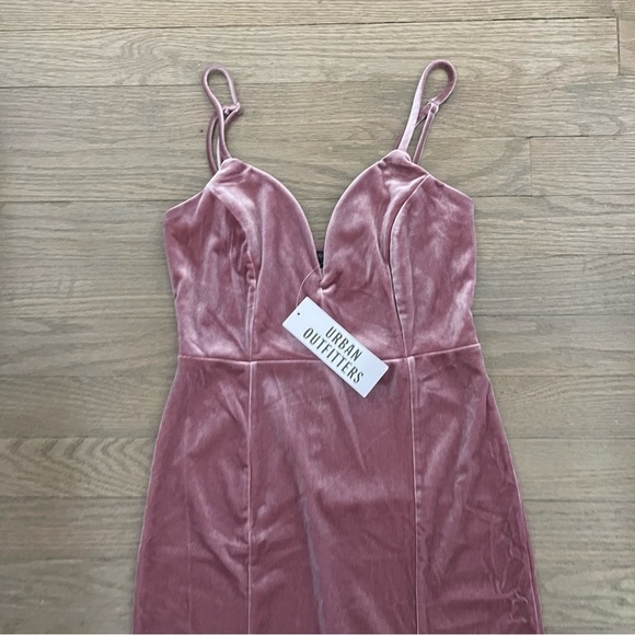 NWT Urban Outfitters Andria Velvet Bodycon Dress Size XS - Picture 2 of 15
